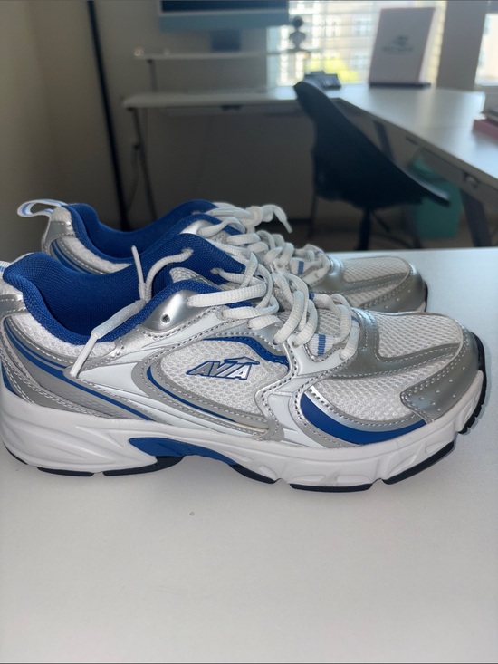 Avia Shoes - Avia Silver White Blue Low-Top Running Sneakers